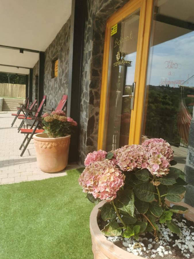 Illaberek Turistaház Sukoró Exterior foto