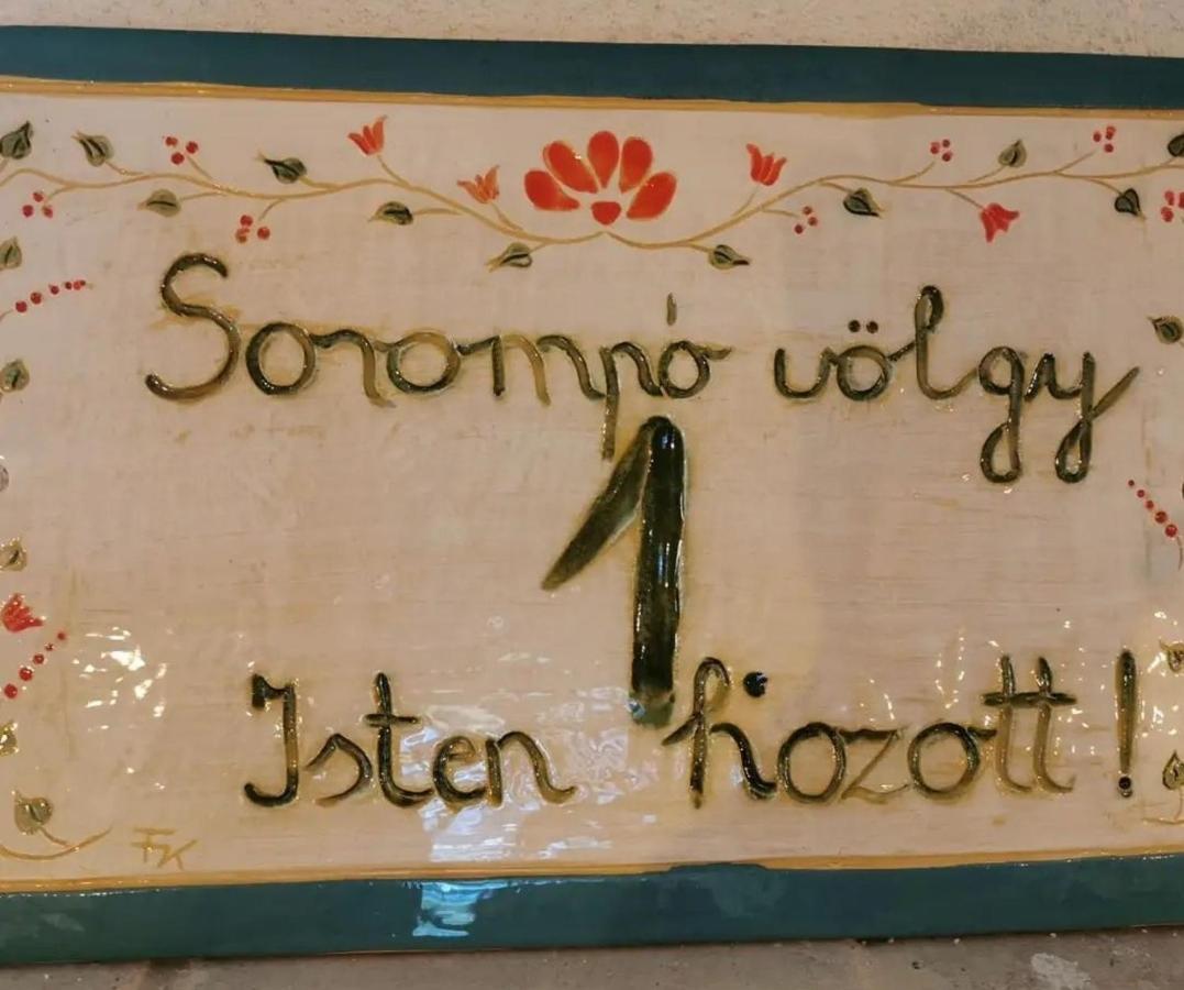 Illaberek Turistaház Sukoró Exterior foto
